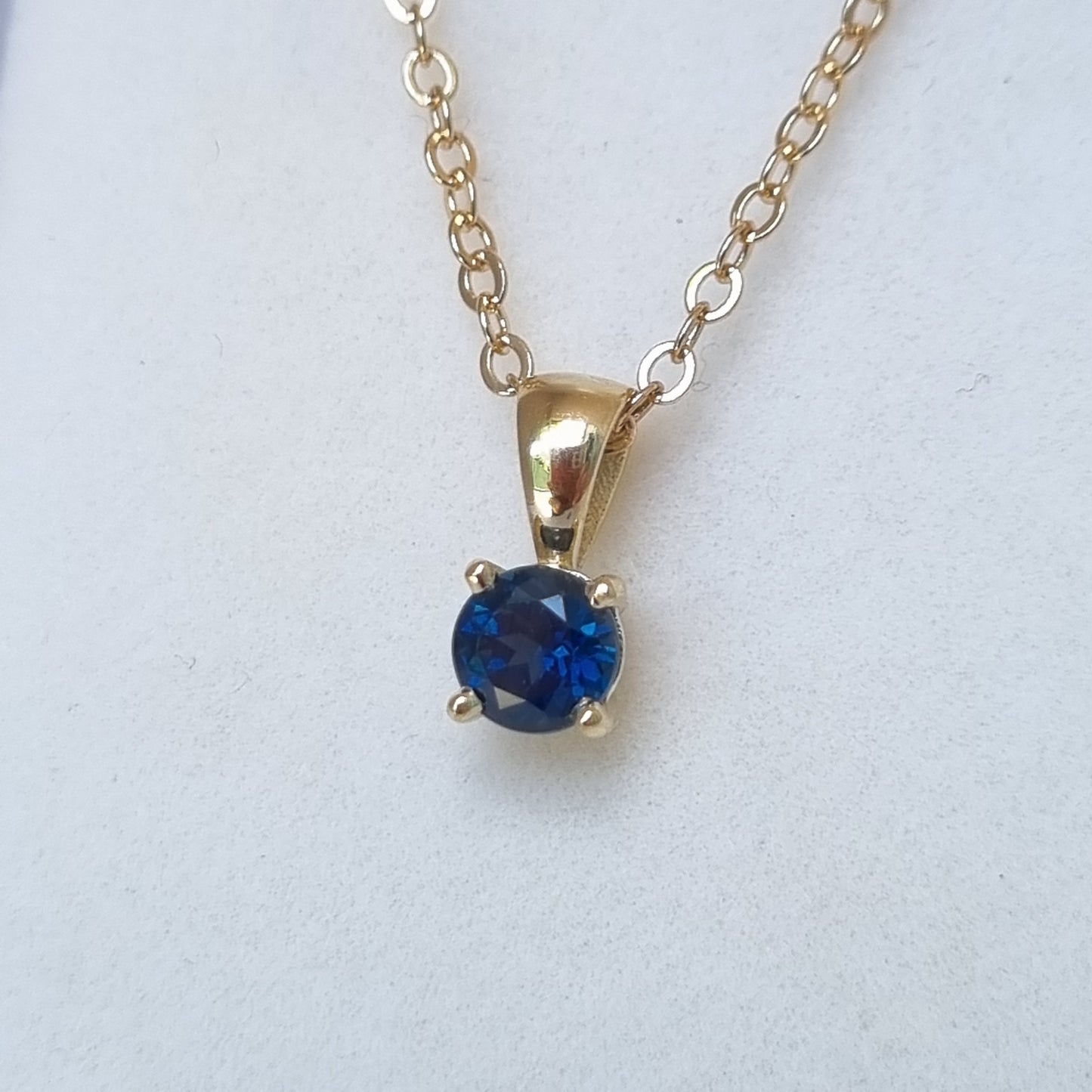 Classic 4 claw Blue Sapphire Pendant