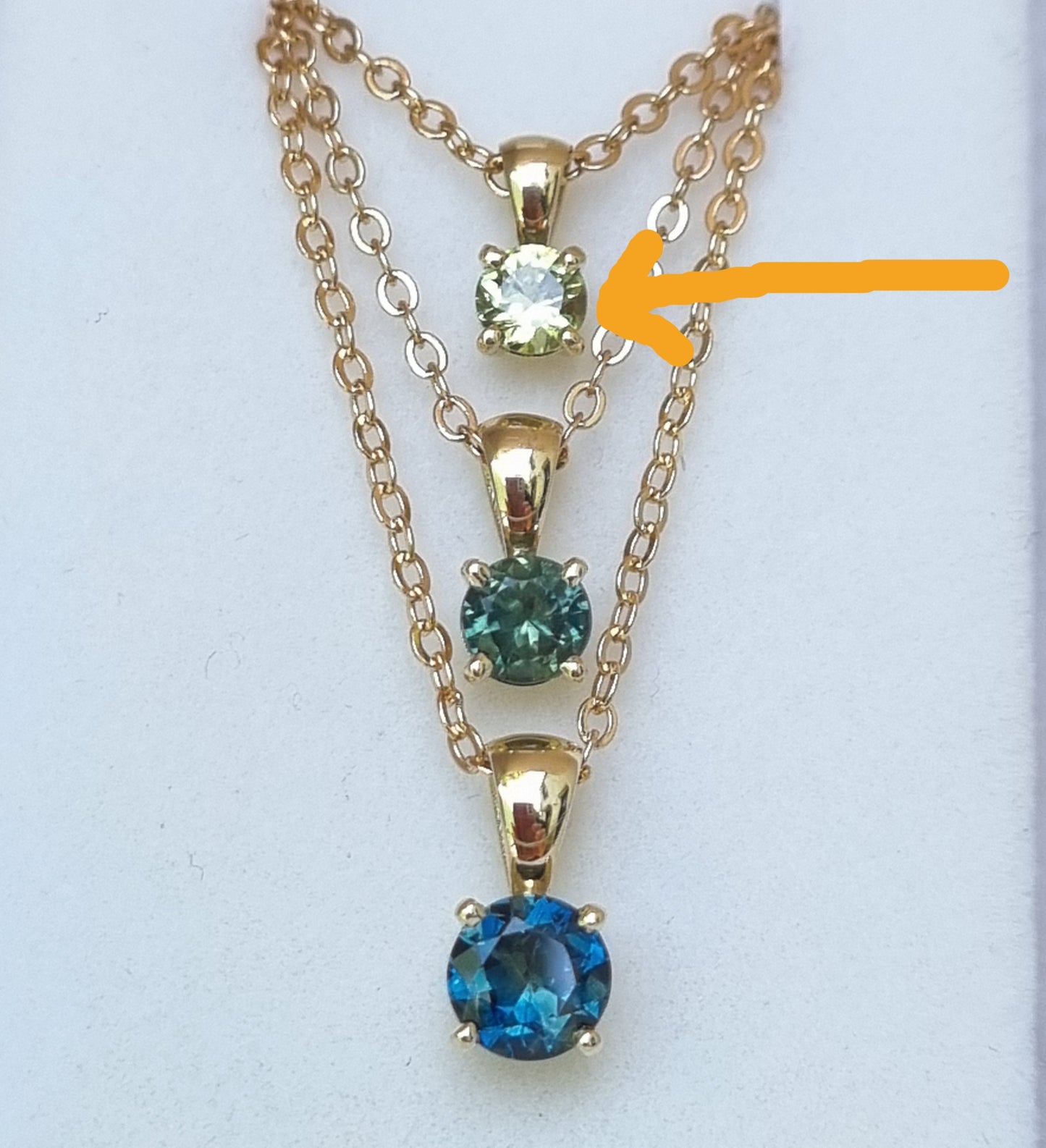 Classic 4 claw Yellow Parti Sapphire Pendant