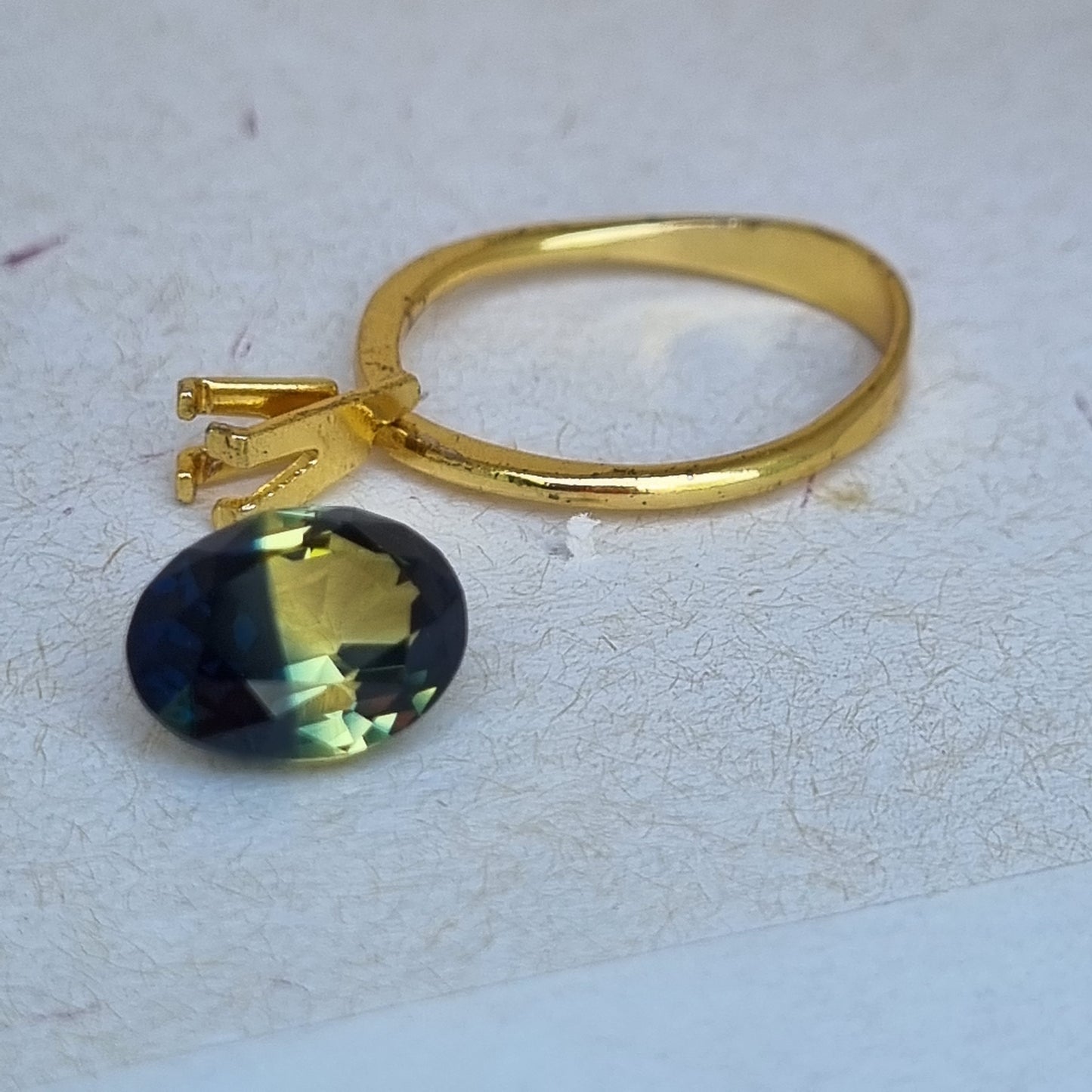 6.04 Carat Bi-Colour (Parti Colour) Oval cut natural Queensland Sapphire