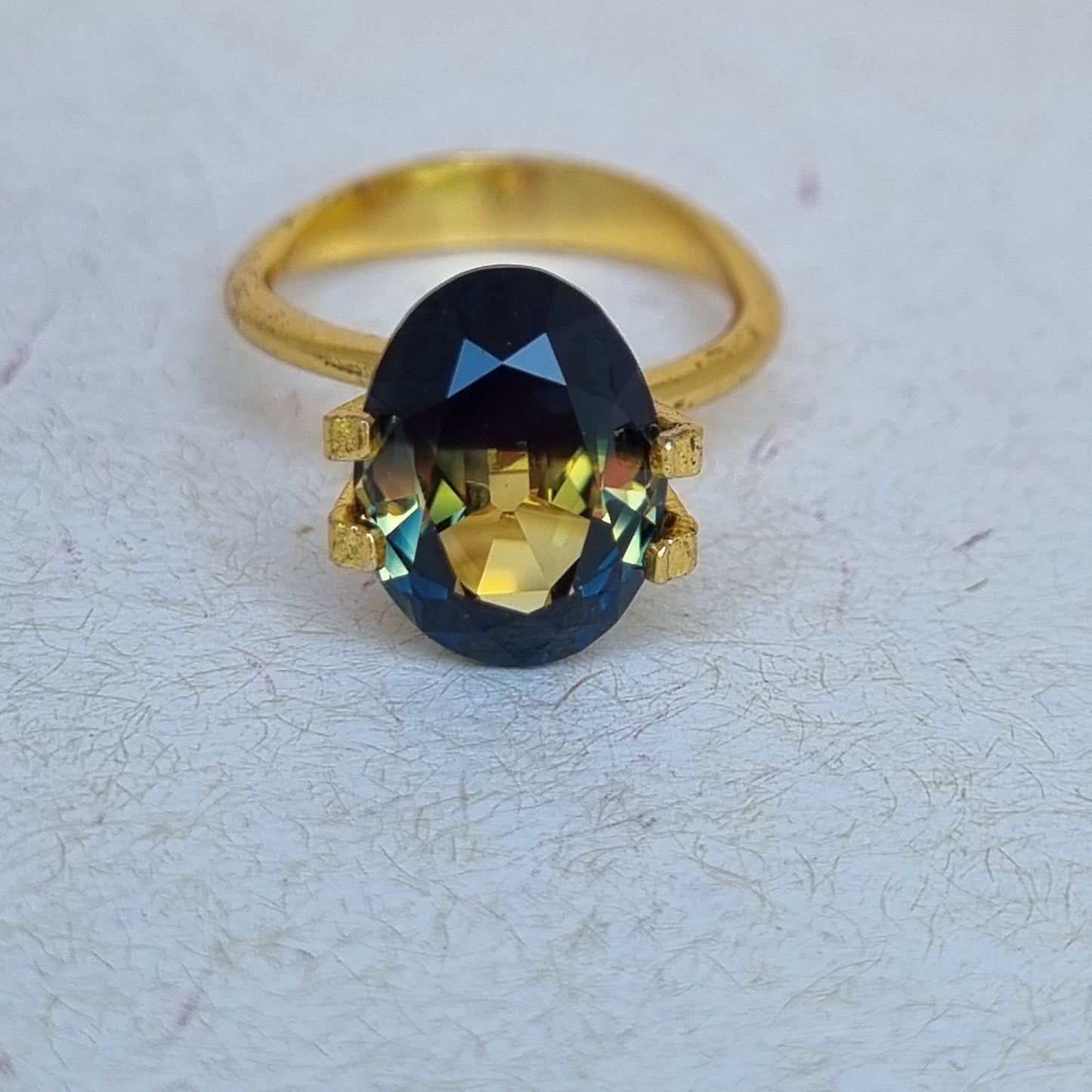 6.04 Carat Bi-Colour (Parti Colour) Oval cut natural Queensland Sapphire