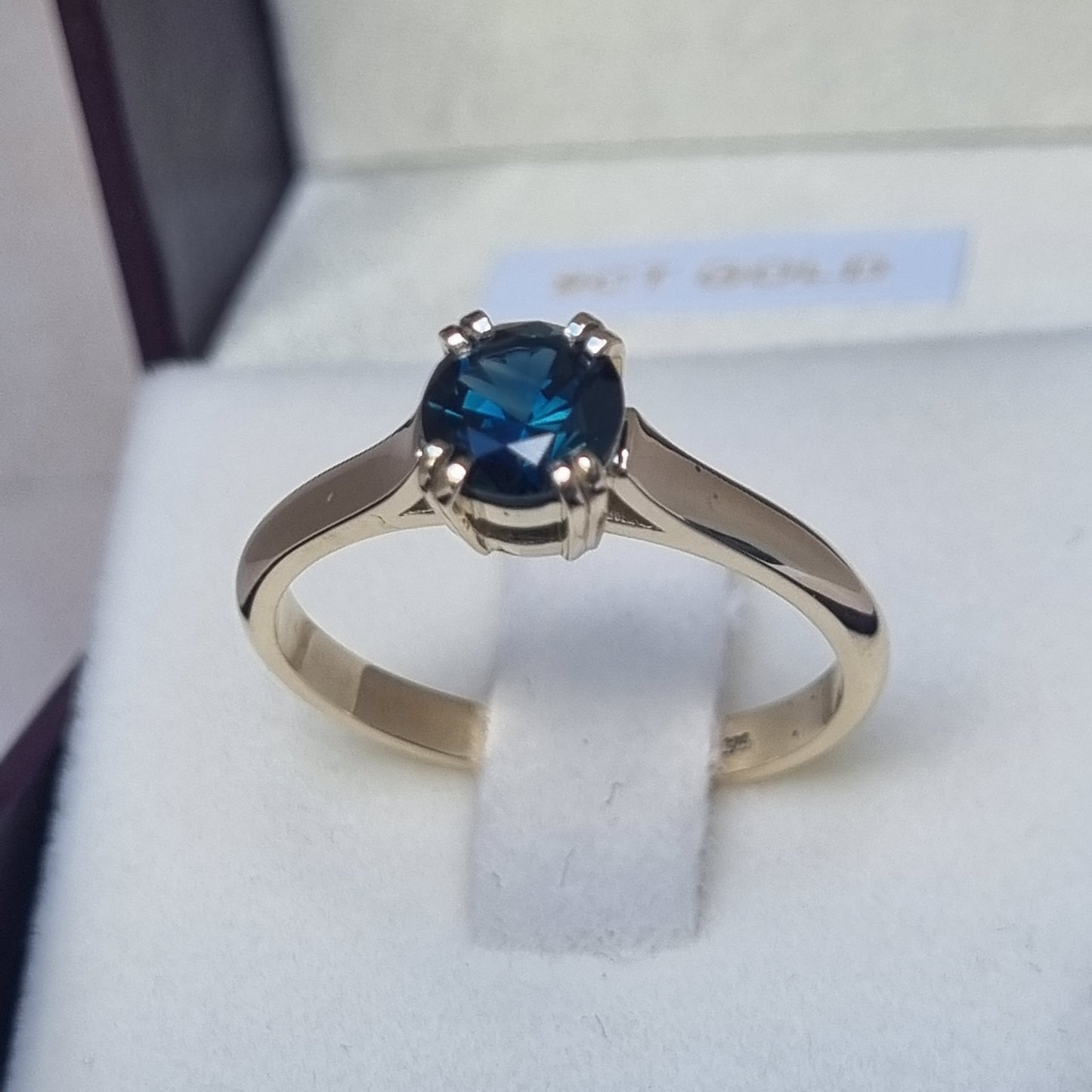 Double claw Solitaire style Blue Sapphire Ring Design Ref: D313