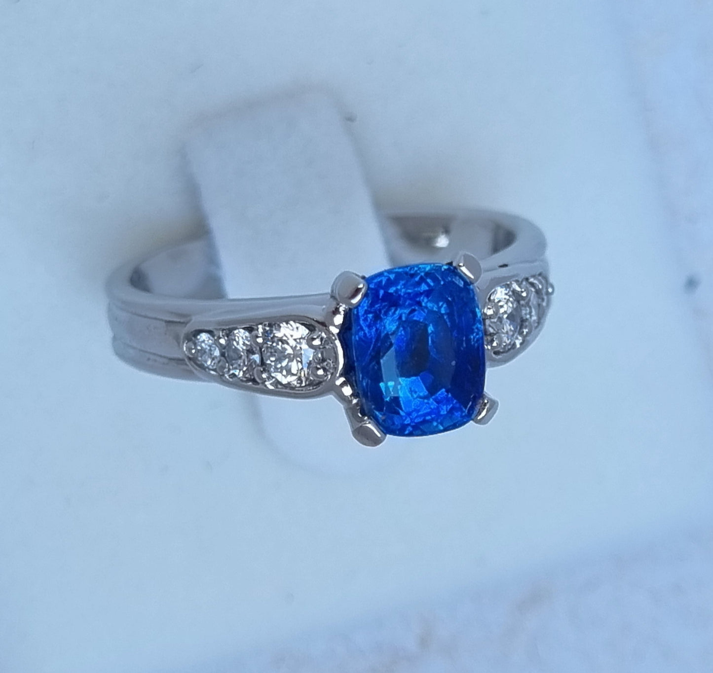 Extraordinary Fine Colour Ceylon Blue Sapphire and Diamond ring in Platinum 950 Design Ref: 01755