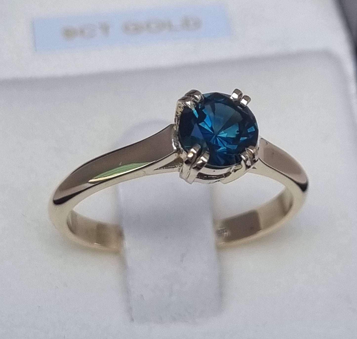 Double claw Solitaire style Blue Sapphire Ring Design Ref: D313