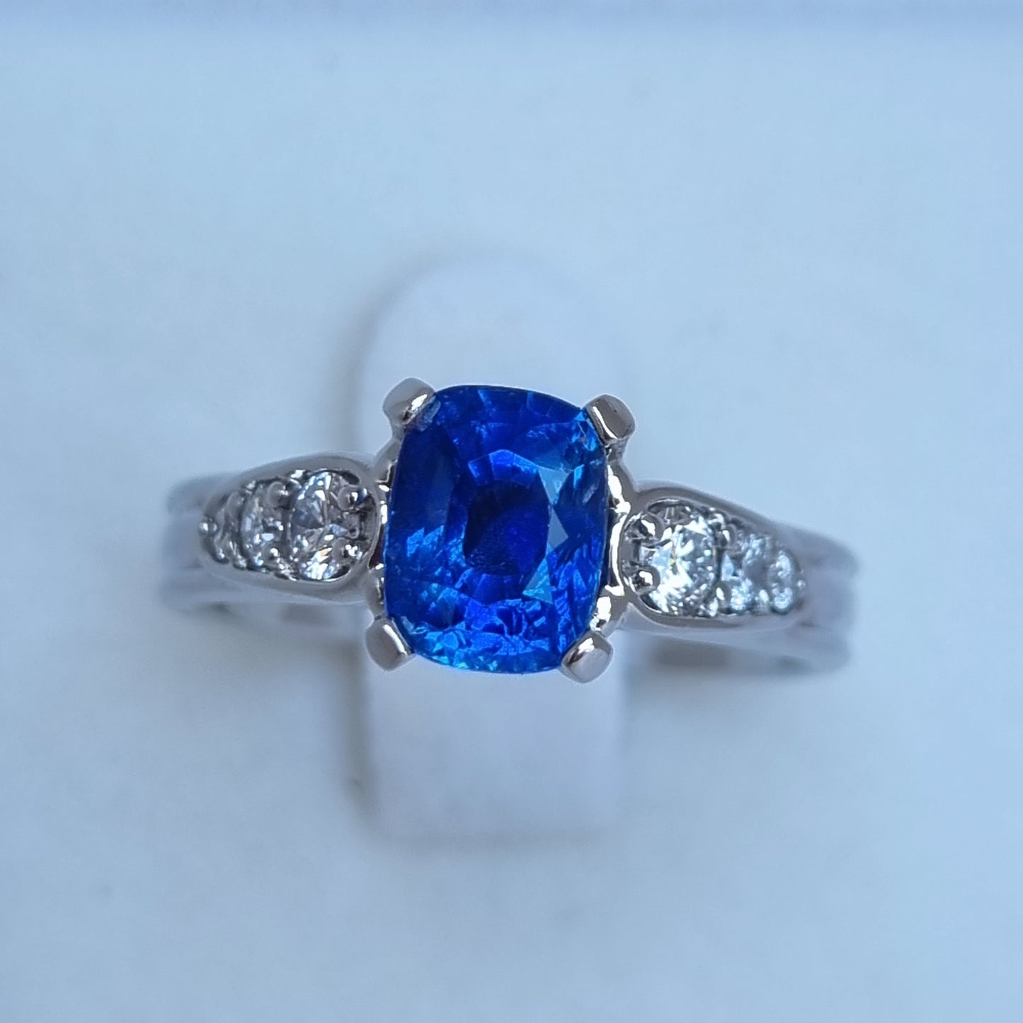 Extraordinary Fine Colour Ceylon Blue Sapphire and Diamond ring in Platinum 950 Design Ref: 01755