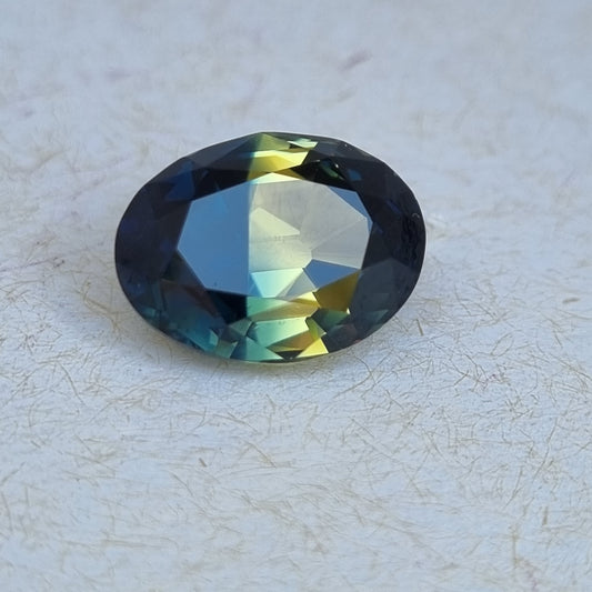 6.04 Carat Bi-Colour (Parti Colour) Oval cut natural Queensland Sapphire