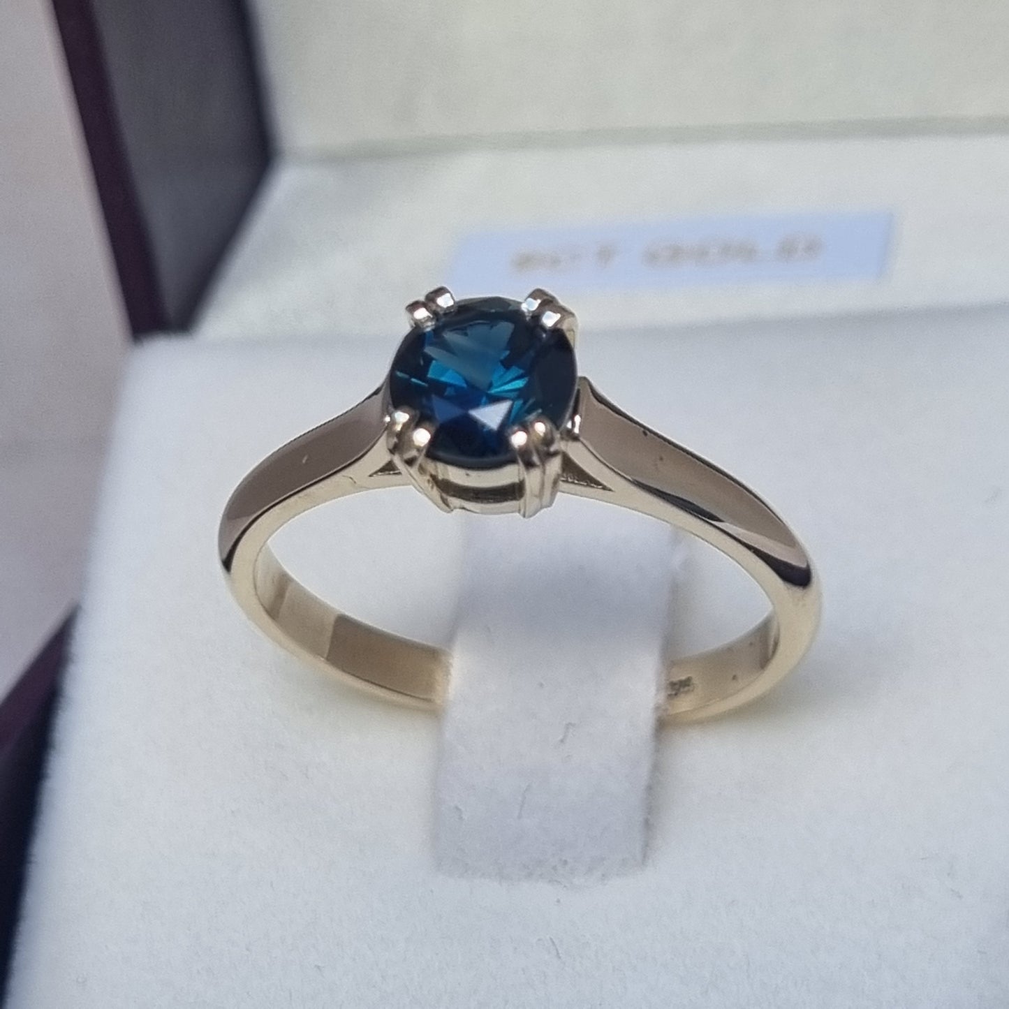 Double claw Solitaire style Blue Sapphire Ring          Design Ref: D313