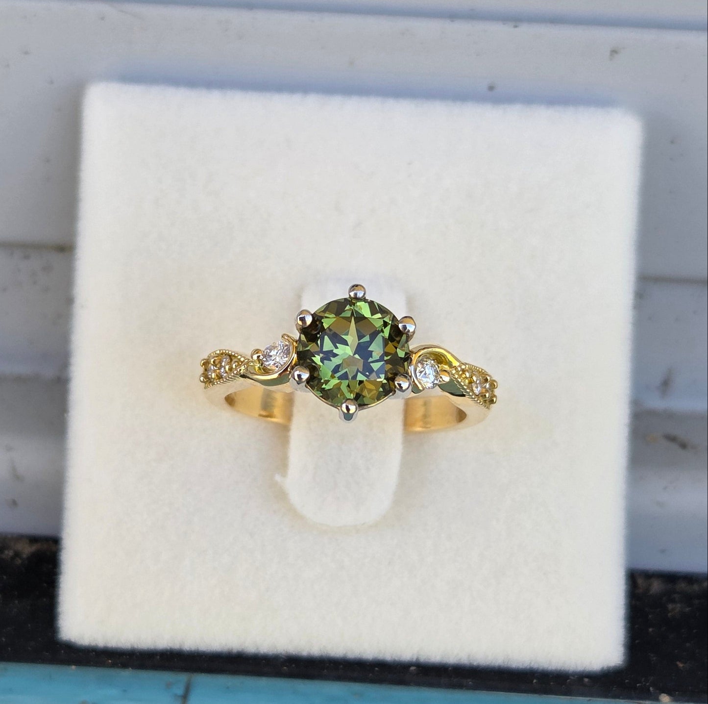 Green Sapphire and Diamond Vintage Design 18ct Gold Ring     Design Ref: #01556