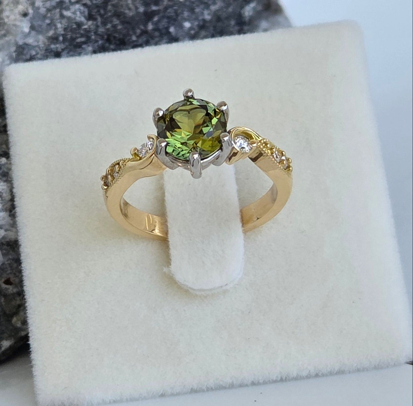 Green Sapphire and Diamond Vintage Design 18ct Gold Ring     Design Ref: #01556