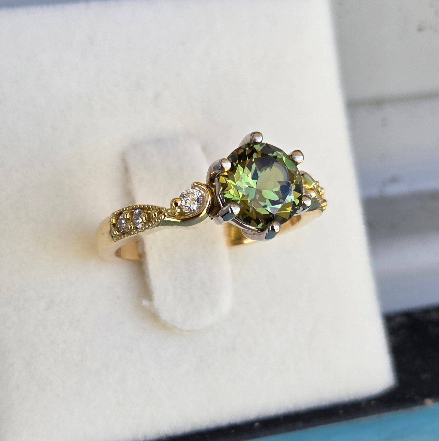 Green Sapphire and Diamond Vintage Design 18ct Gold Ring     Design Ref: #01556