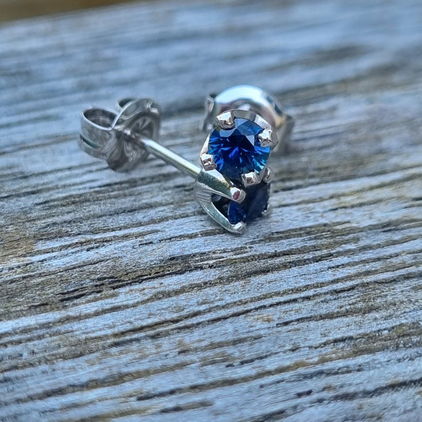 Classic 4 claw style earring studs set with Blue Sapphires in 9ct WHITE Gold