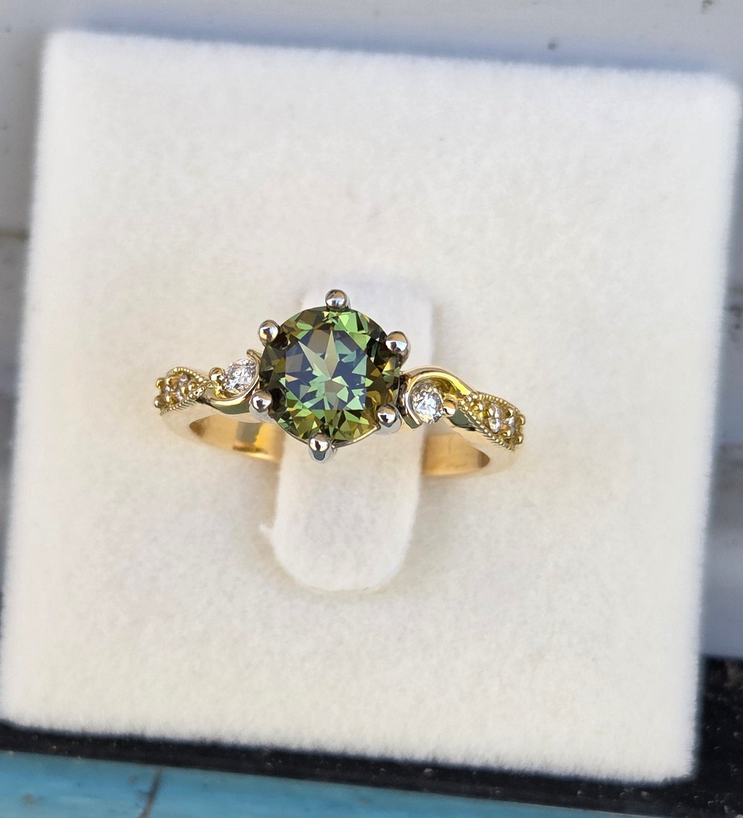 Green Sapphire and Diamond Vintage Design 18ct Gold Ring     Design Ref: #01556