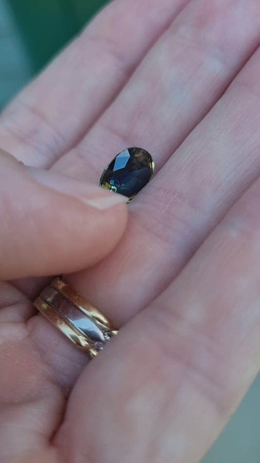 3.32 carat Australian Parti Colour Sapphire  #100323