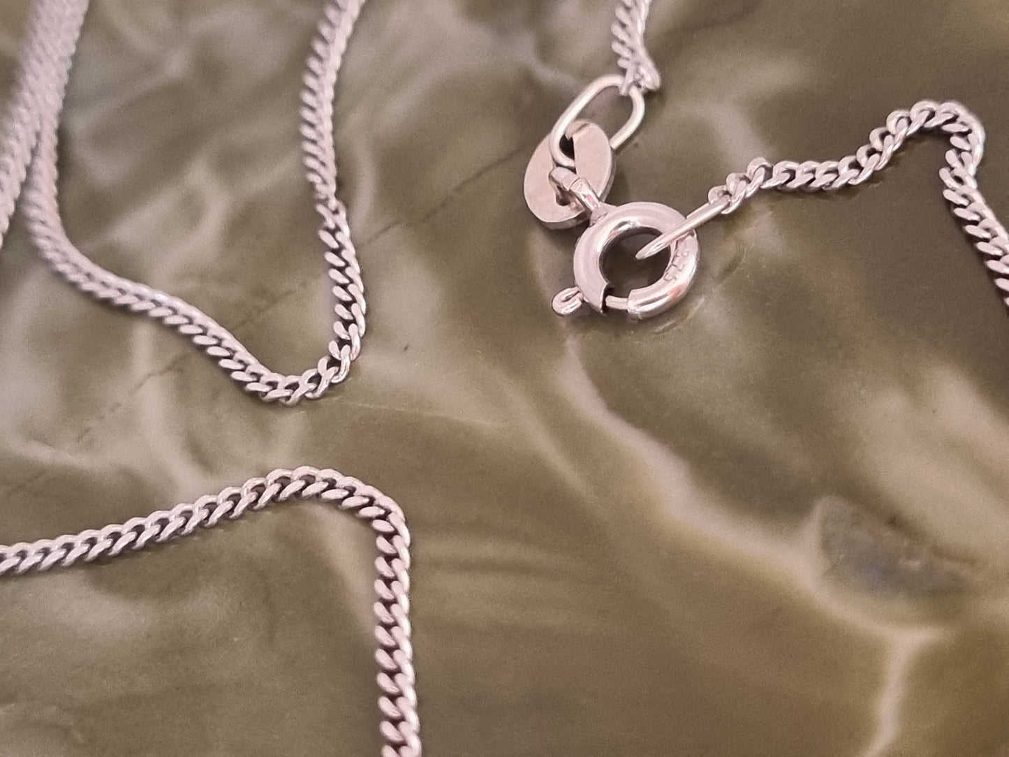 9ct White Gold Curb Chain 45cm